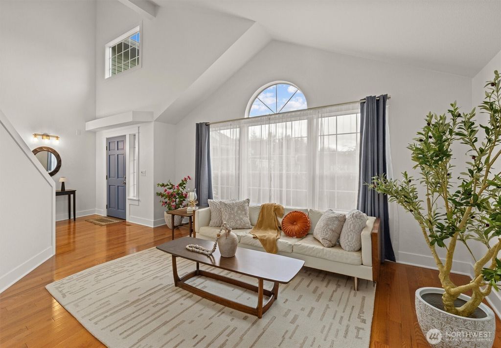 Photo of 15535 156th Court SE, Renton, WA 98058 (MLS # 2482742)