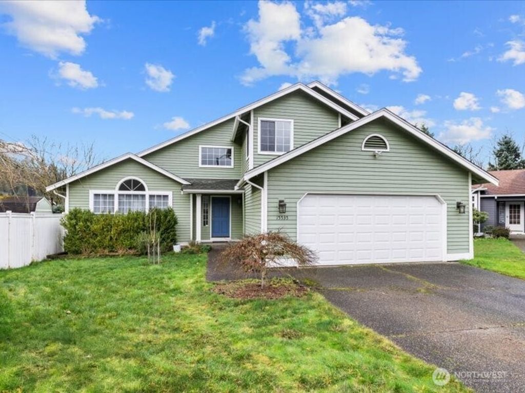 Photo of 15535 156th Court SE, Renton, WA 98058 (MLS # 2482742)