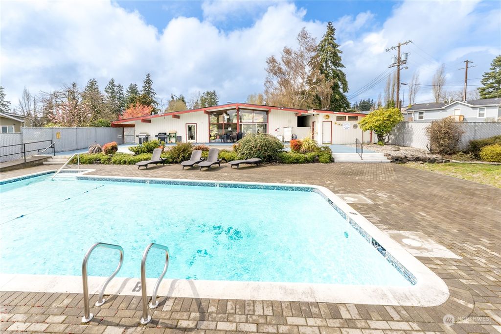 Photo of 14322 Admiralty Way #86, Lynnwood, WA 98087 (MLS # 2056959)