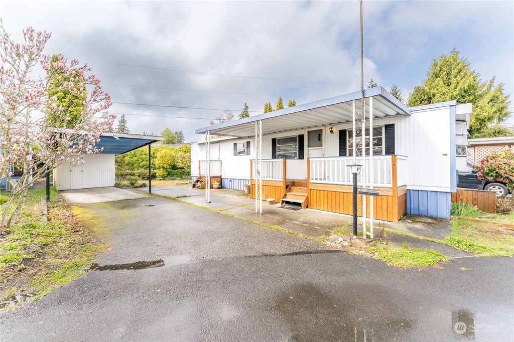 Photo of 14322 Admiralty Way #86, Lynnwood, WA 98087 (MLS # 2056959)