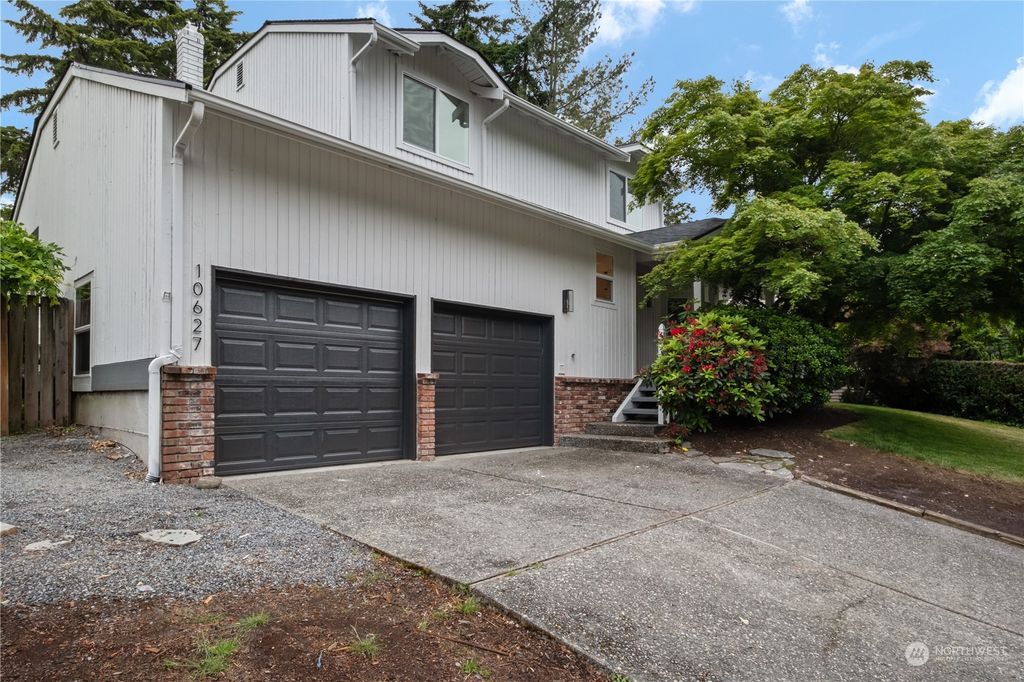 Photo of 10627 56th Avenue W, Mukilteo, WA 98275 (MLS # 2125445)