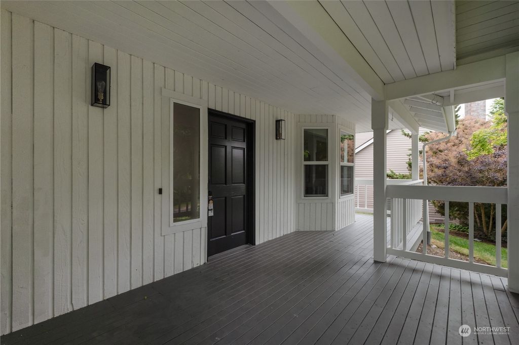 Photo of 10627 56th Avenue W, Mukilteo, WA 98275 (MLS # 2125445)