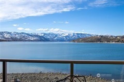 Photo of 322 W W Woodin Avenue #523, Chelan, WA 98816 (MLS # 2377114) Photo of 322 W W Woodin Avenue #523, Chelan, WA 98816 (MLS # 2377114)