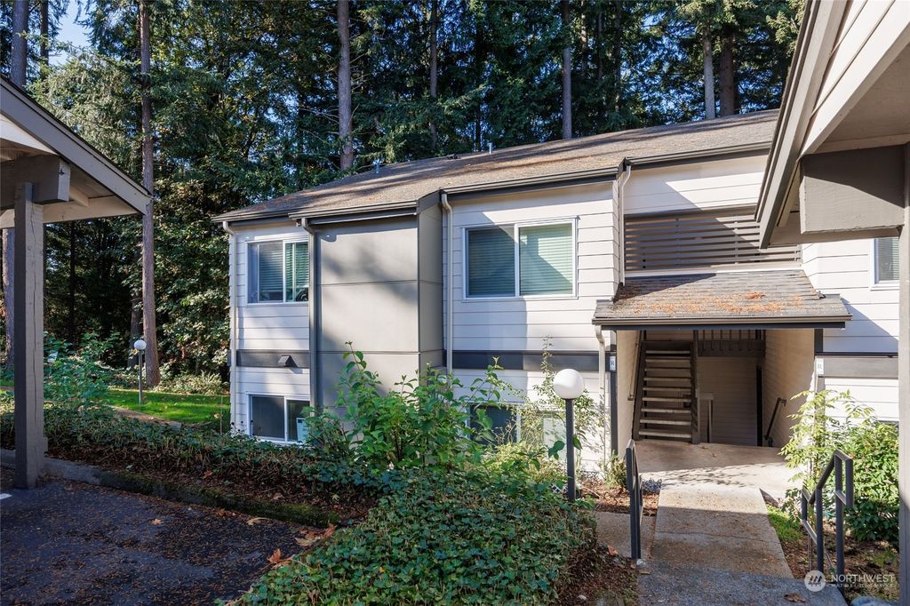 Photo of 31500 33rd Place SW #R101, Federal Way, WA 98023 (MLS # 2304752)