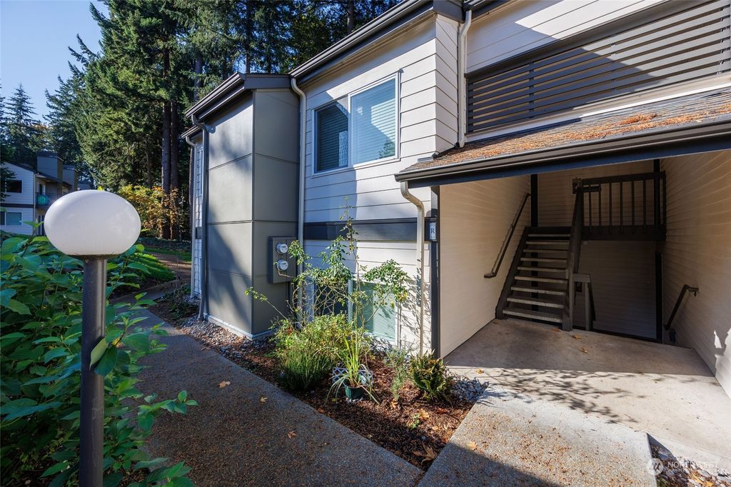 Photo of 31500 33rd Place SW #R101, Federal Way, WA 98023 (MLS # 2304752)