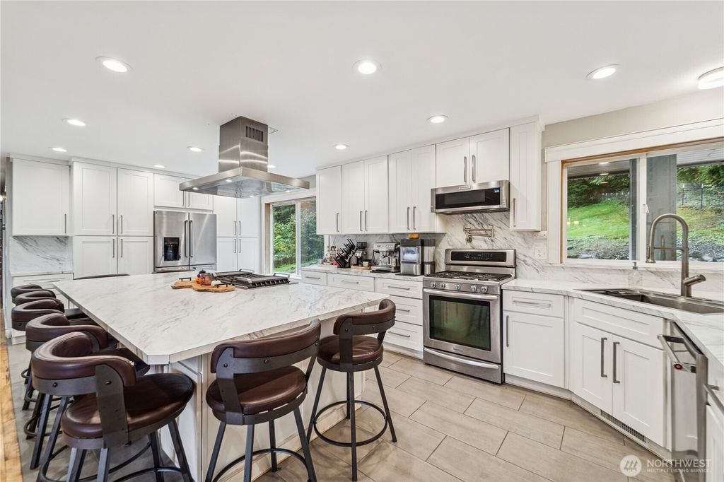 Photo of 24132 S Lake Roesiger Road, Snohomish, WA 98290 (MLS # 2442773)
