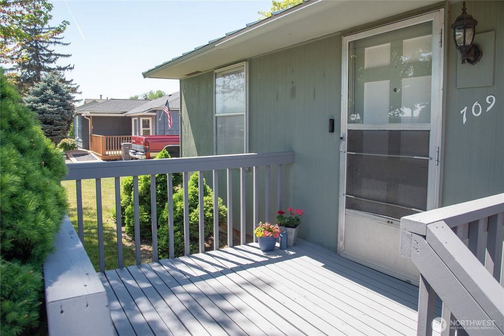 Photo of 709 S Maple ST, Ellensburg, WA 98926 (MLS # 2518283)
