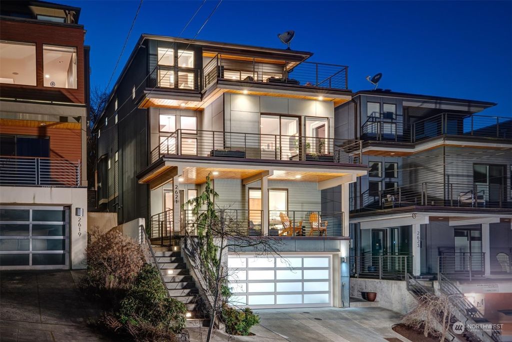 Photo of 2621 Warren Avenue N, Seattle, WA 98109 (MLS # 2328267)