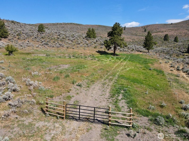 4 Secret Canyon Road