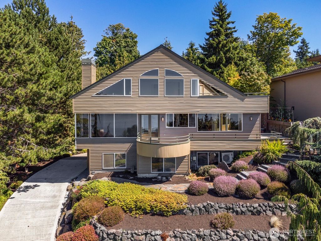 Photo of 10413 66th Place W, Mukilteo, WA 98275 (MLS # 2497169)