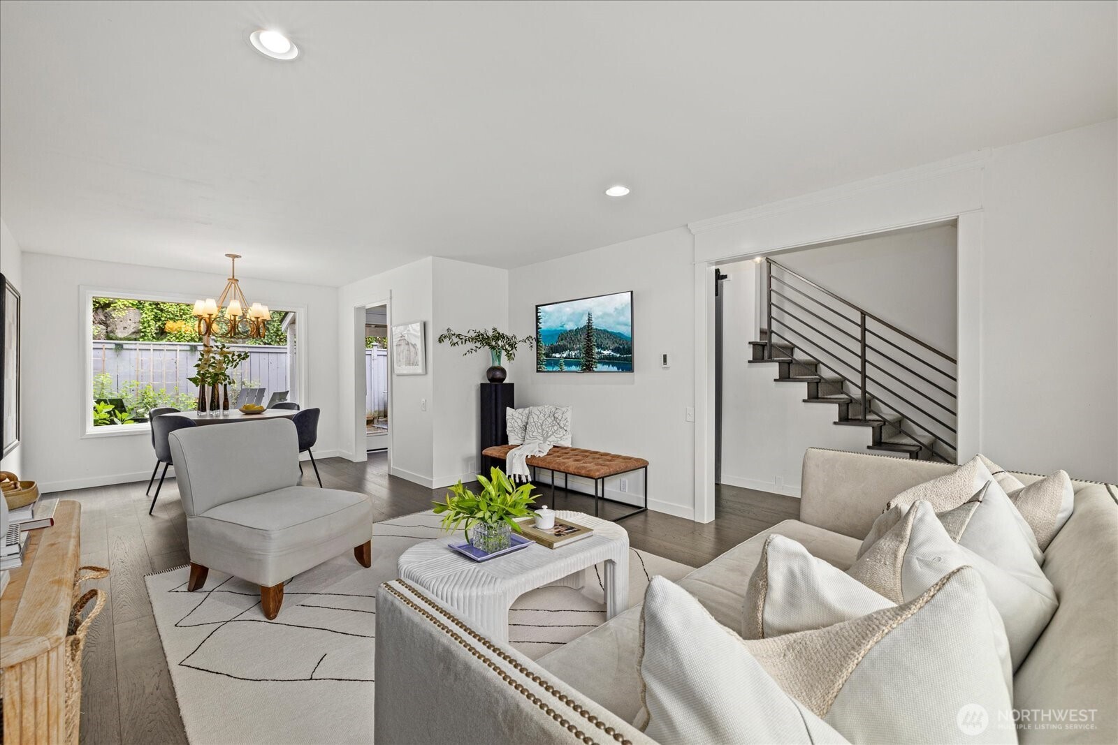 1420 Bellevue Way SE 14