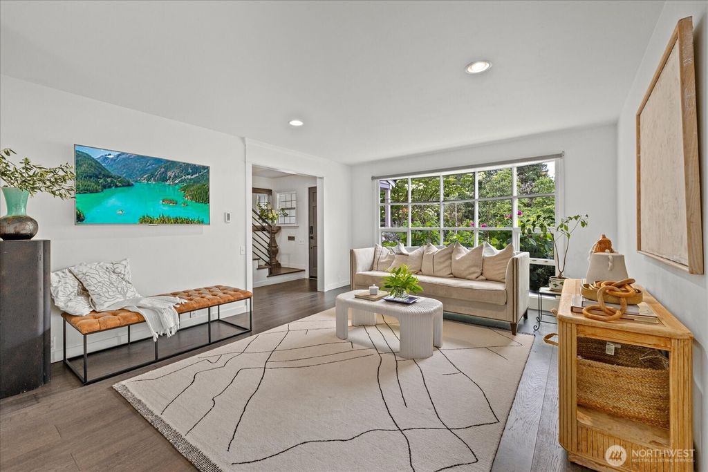 Photo of 1420 Bellevue Way SE #14, Bellevue, WA 98004 (MLS # 2381881)