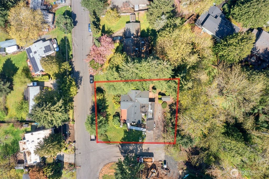 Photo of 12604 109th Pl Pl, Kirkland, WA 98033 (MLS # 2509671)