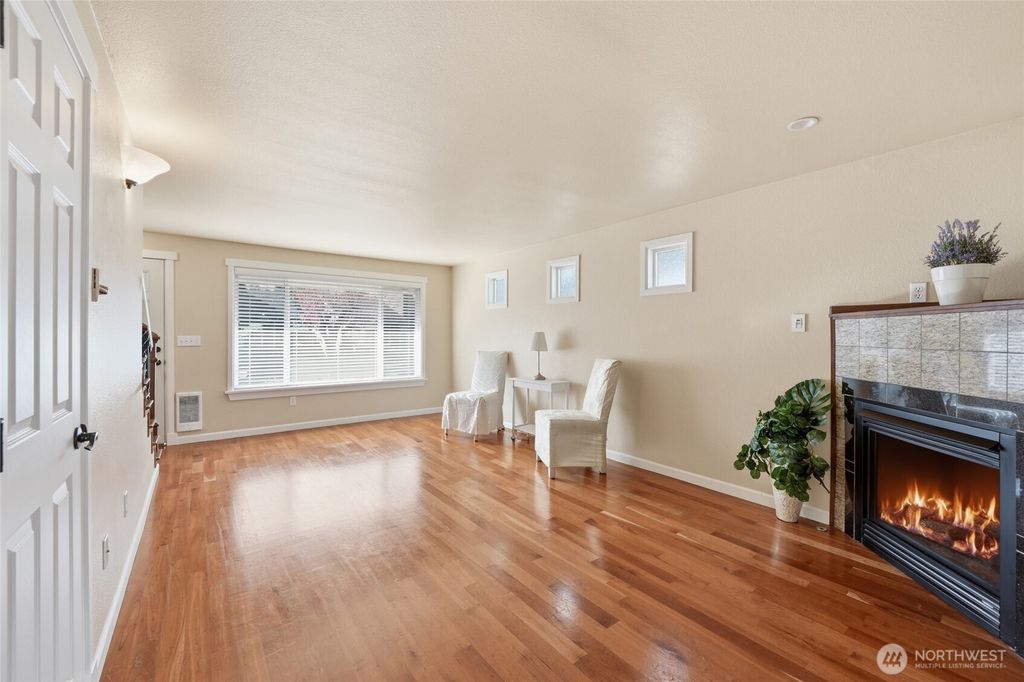 Photo of 1721 Madison Street #B, Everett, WA 98203 (MLS # 2500895)