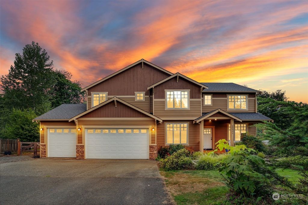 Photo of 20921 64th Street SE, Snohomish, WA 98290 (MLS # 2154809)