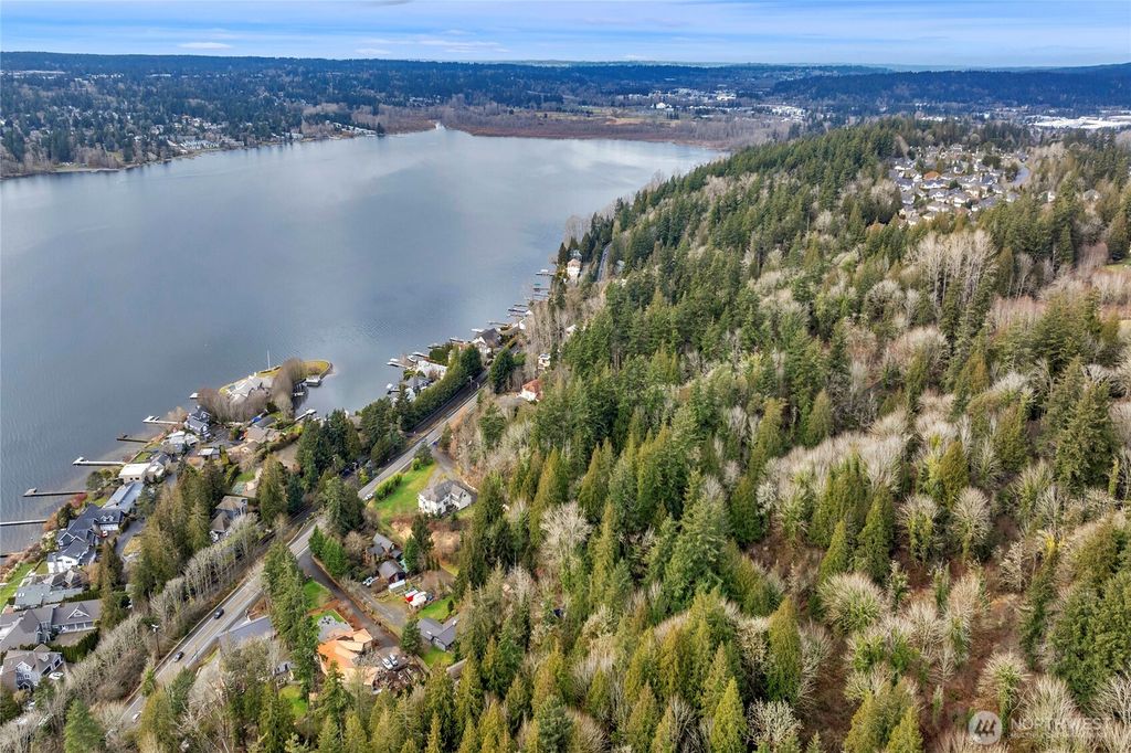 Photo of 3602 E Lake Sammamish Parkway NE, Sammamish, WA 98074 (MLS # 2335588)