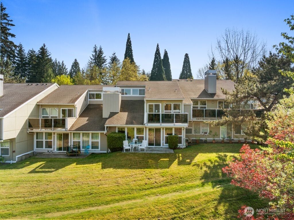 Photo of 15662 NE 70th Court, Redmond, WA 98052 (MLS # 2365651)