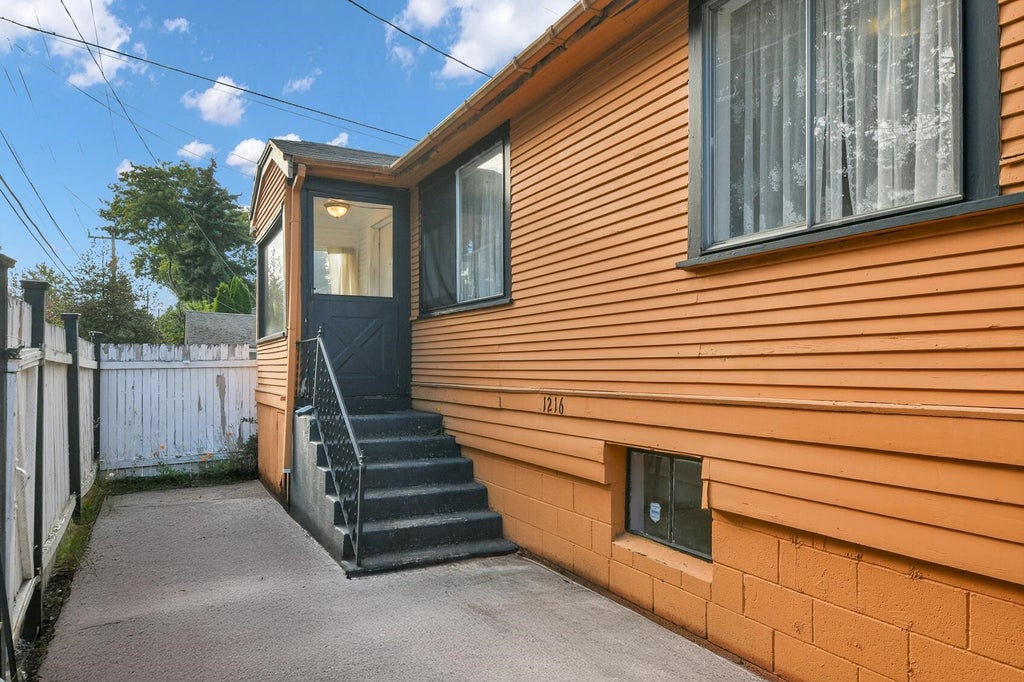 Photo of 1216 N 103rd Street, Seattle, WA 98133 (MLS # 2595039)