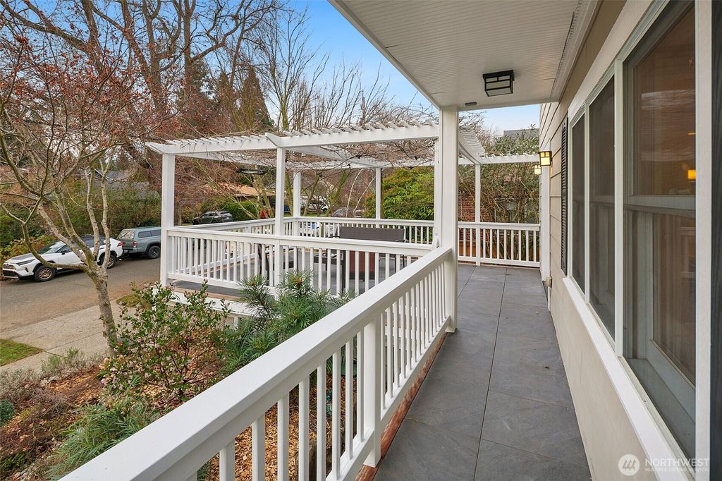 Photo of 6816 24th Avenue NE, Seattle, WA 98115 (MLS # 2473405)