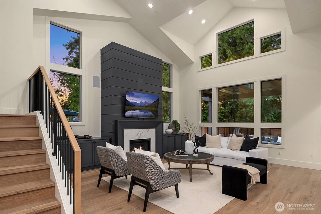 Photo of 15118 SE 41st Street, Bellevue, WA 98006 (MLS # 2410971)