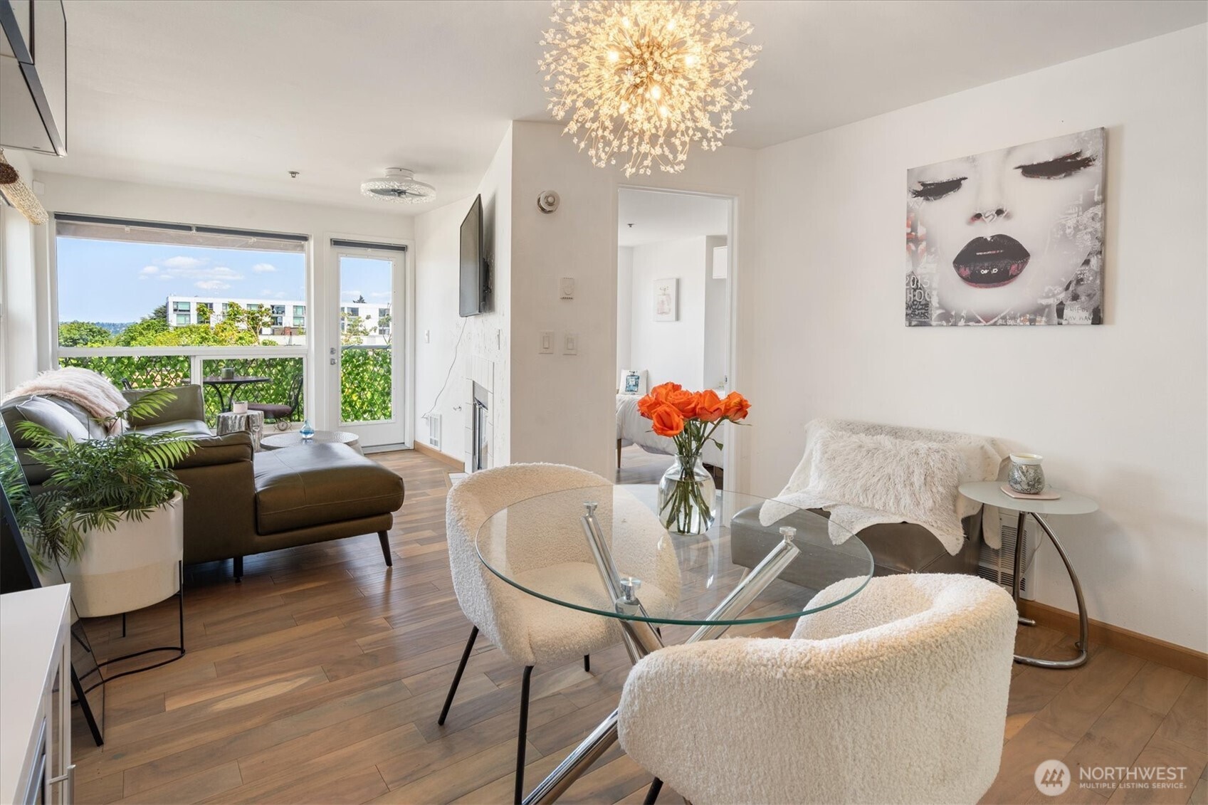 530 Melrose Avenue E 701