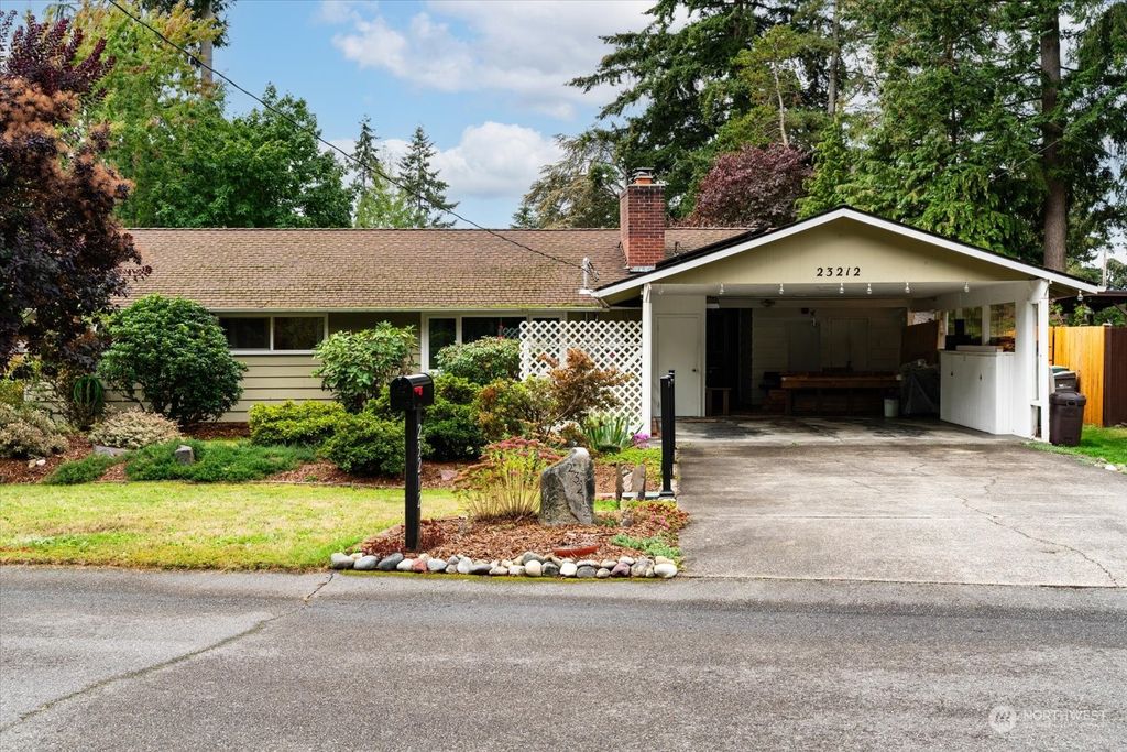 Photo of 23212 63rd Avenue W, Mountlake Terrace, WA 98043 (MLS # 2294108)