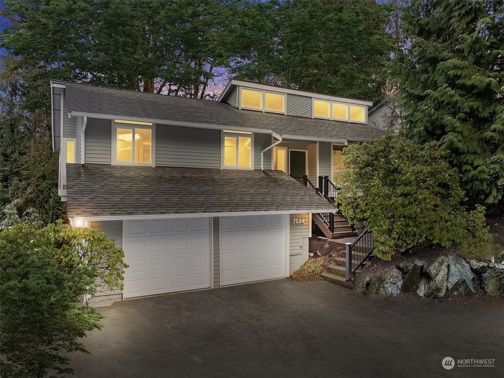 Photo of 7534 145th Avenue NE, Redmond, WA 98052 (MLS # 2328792)