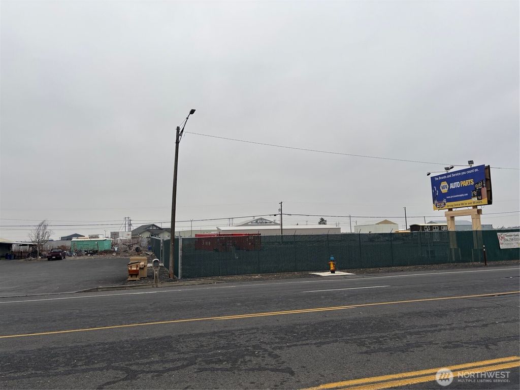 Photo of 1420 Basin Street NW, Ephrata, WA 98823 (MLS # 2481580)