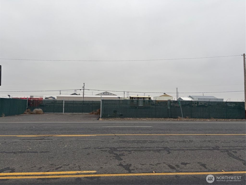 Photo of 1420 Basin Street NW, Ephrata, WA 98823 (MLS # 2481580)