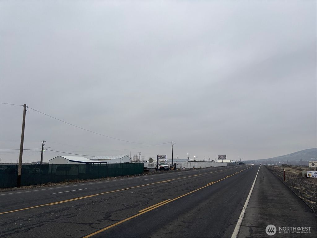 Photo of 1420 Basin Street NW, Ephrata, WA 98823 (MLS # 2481580)