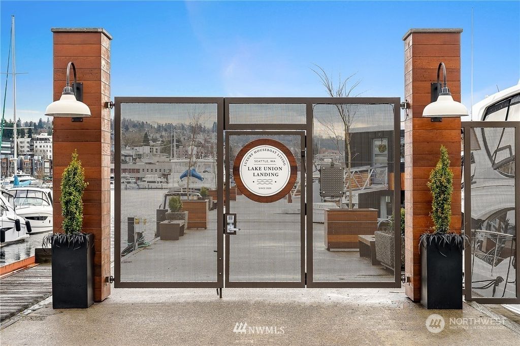 Photo of 2309 N Northlake Way #2A, Seattle, WA 98103 (MLS # 2314725)