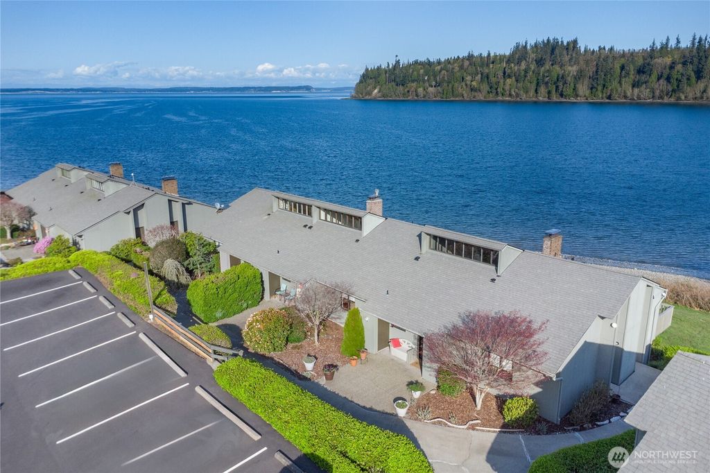Photo of 80 Cascade Place #29, Port Ludlow, WA 98365 (MLS # 2493059)