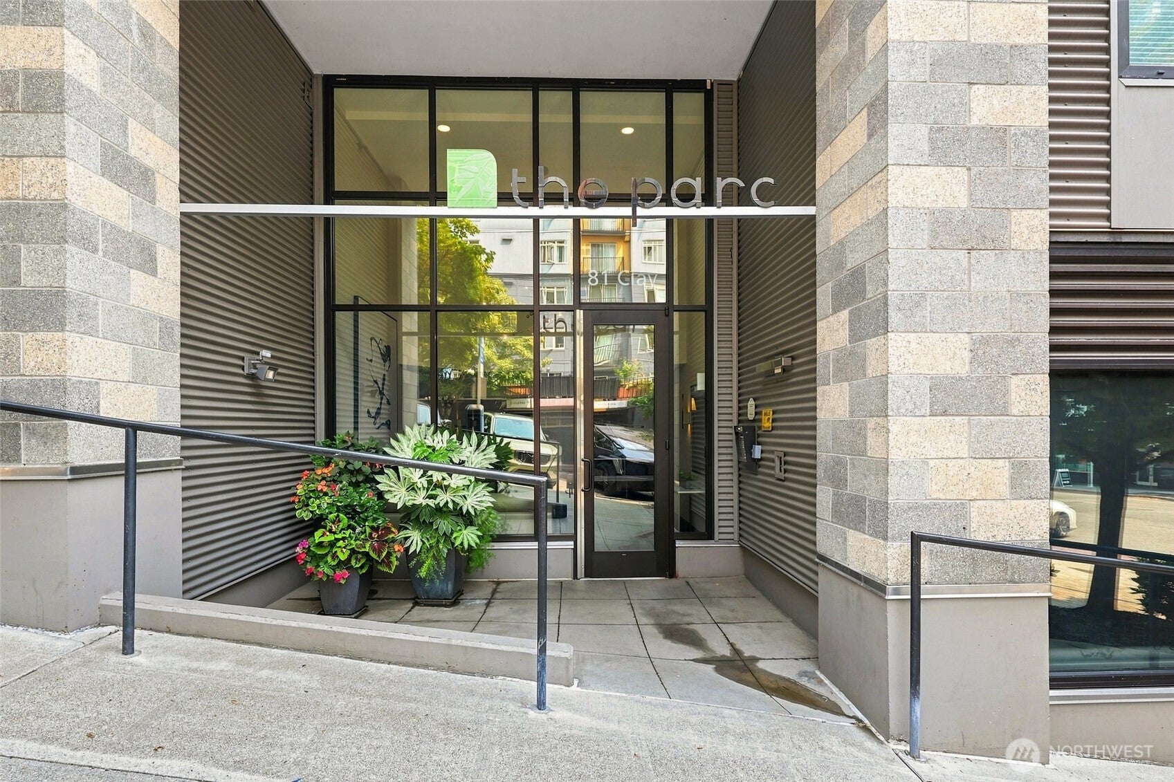 81 Clay Street 430