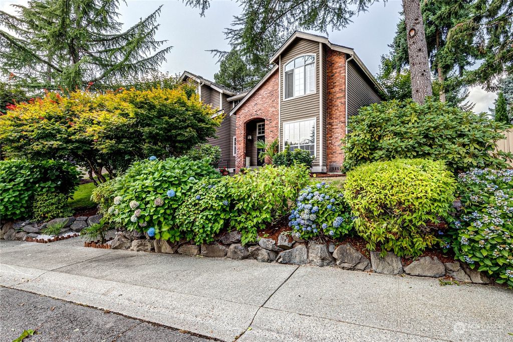Photo of 33339 10th Street SW, Federal Way, WA 98023 (MLS # 2154528)