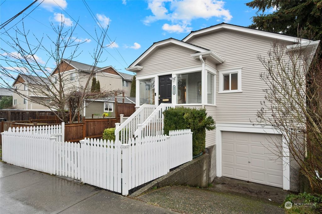 Photo of 4013 High Street, Everett, WA 98201 (MLS # 2029076)