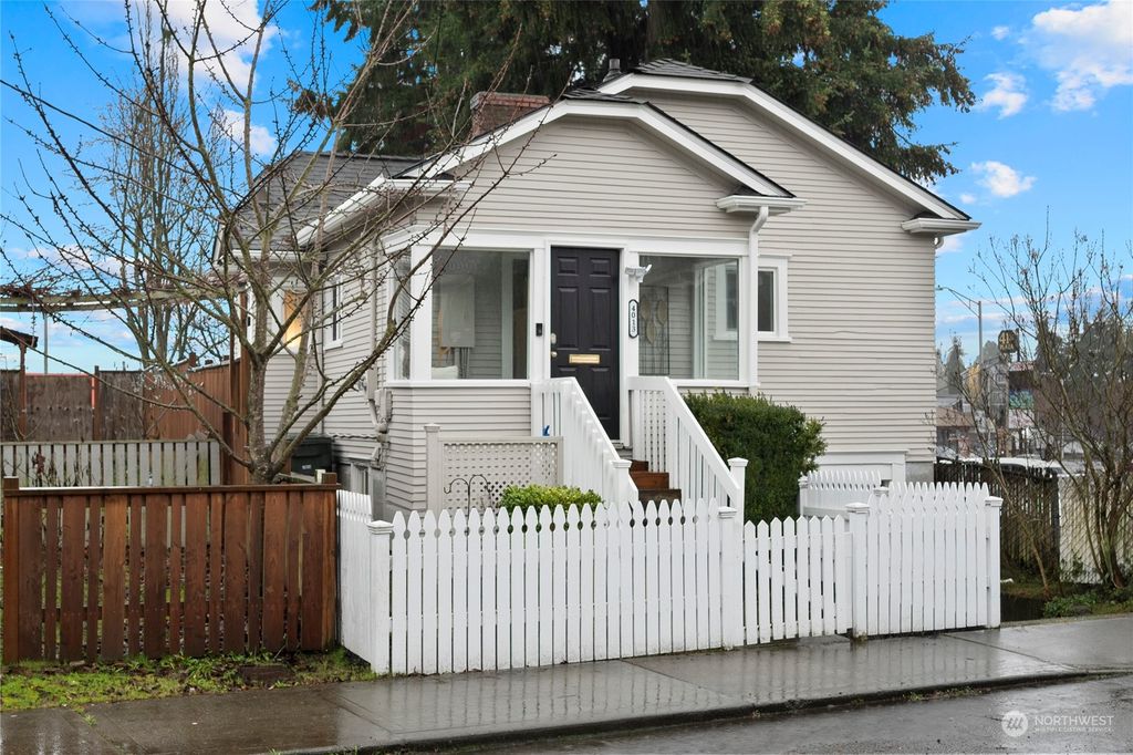 Photo of 4013 High Street, Everett, WA 98201 (MLS # 2029076)