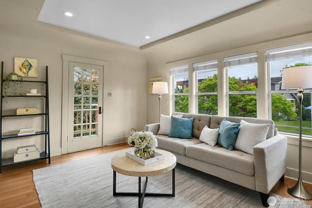 Photo of 4008 NE 56th Street, Seattle, WA 98105 (MLS # 2515072)