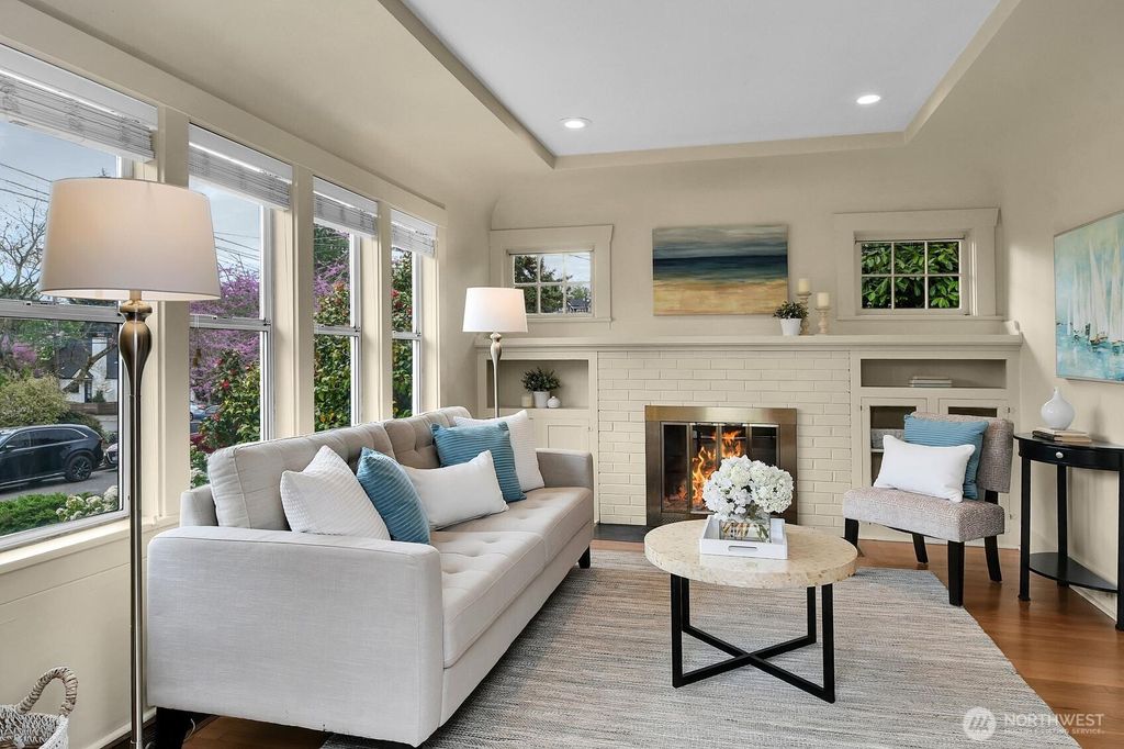 Photo of 4008 NE 56th Street, Seattle, WA 98105 (MLS # 2515072)