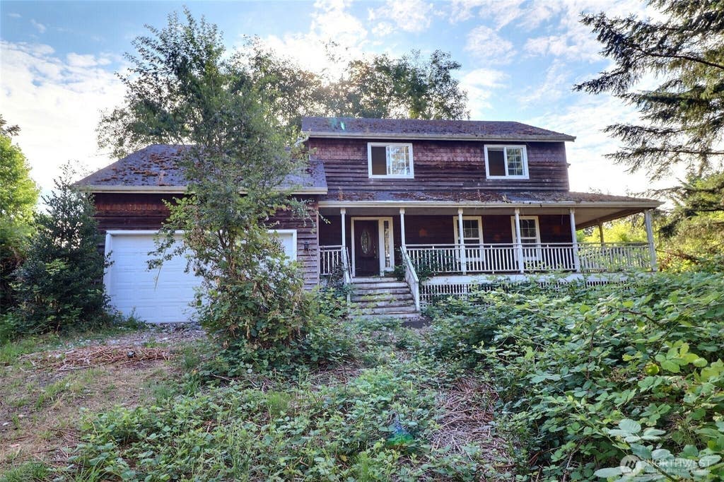 Photo of 21904 Vashon Highway SW, Vashon, WA 98070 (MLS # 2557982)