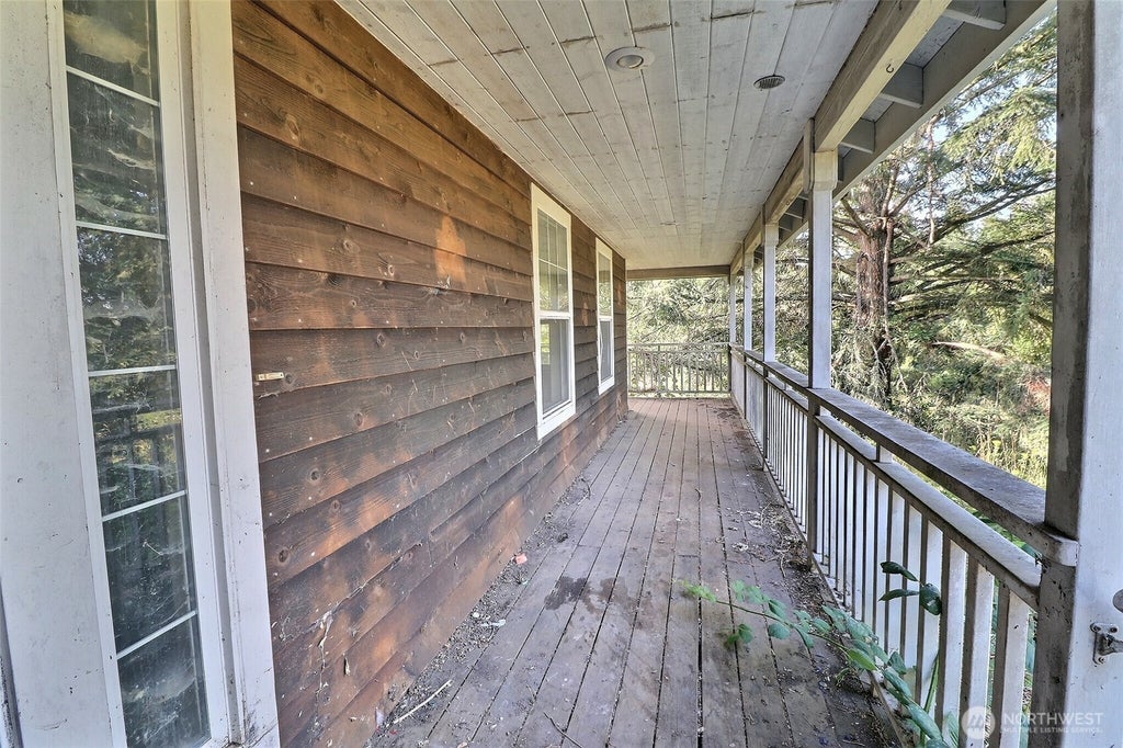 Photo of 21904 Vashon Highway SW, Vashon, WA 98070 (MLS # 2557982)