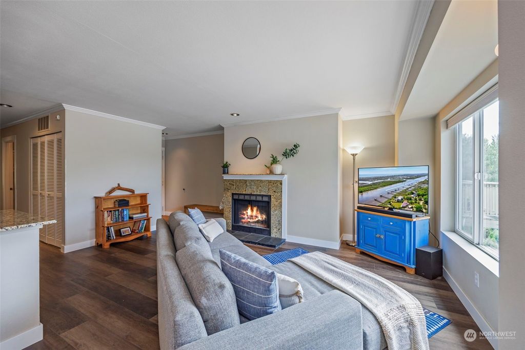 Photo of 917 5th Avenue #A4, Kirkland, WA 98033 (MLS # 2000580)