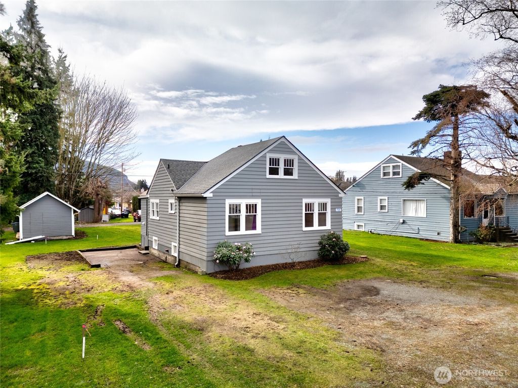 Photo of 721 Warner Street, Sedro Woolley, WA 98284 (MLS # 2483538)