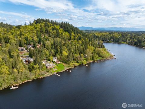 Photo of 17722 E Lake Desire Drive SE, Renton, WA 98058 (MLS # 2512786)