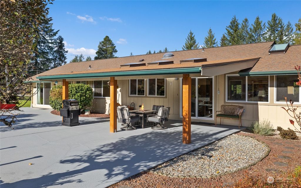 Photo of 26417 SE 200th Street, Maple Valley, WA 98038 (MLS # 2178896)