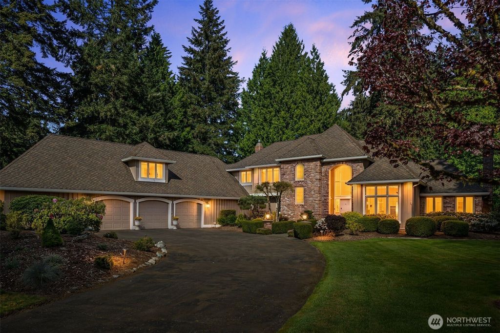 Photo of 14350 172nd Avenue NE, Redmond, WA 98052 (MLS # 2521911)