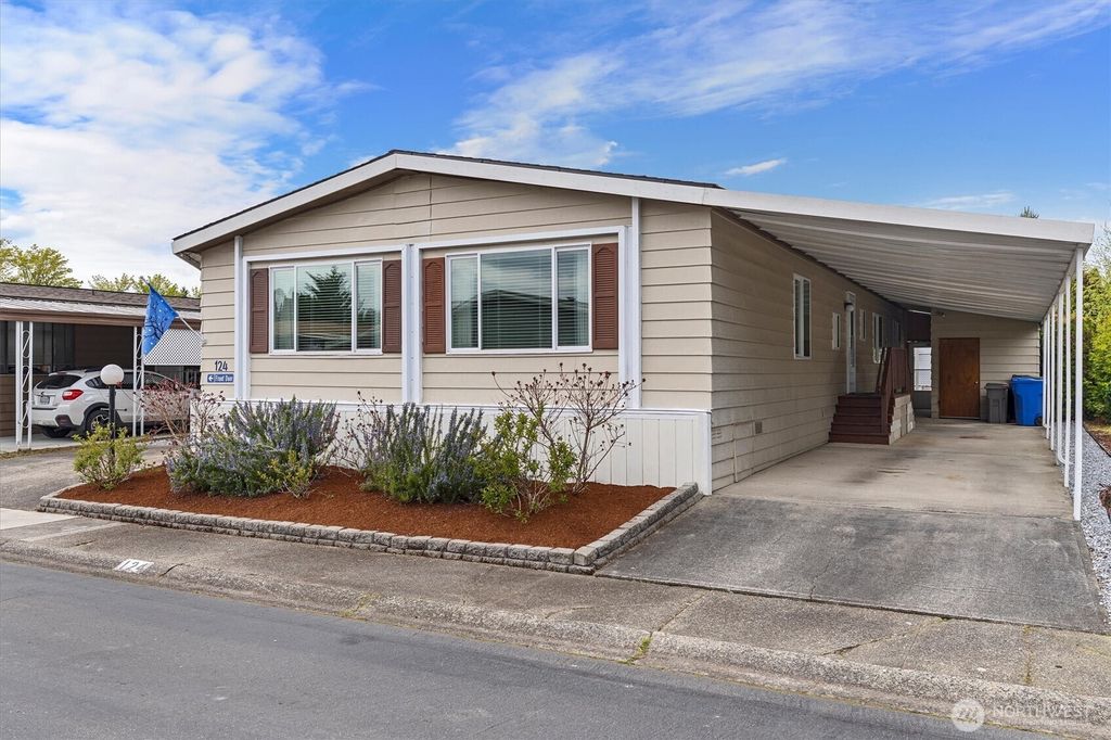 Photo of 11436 SE 208th Street #124, Kent, WA 98031 (MLS # 2512352)