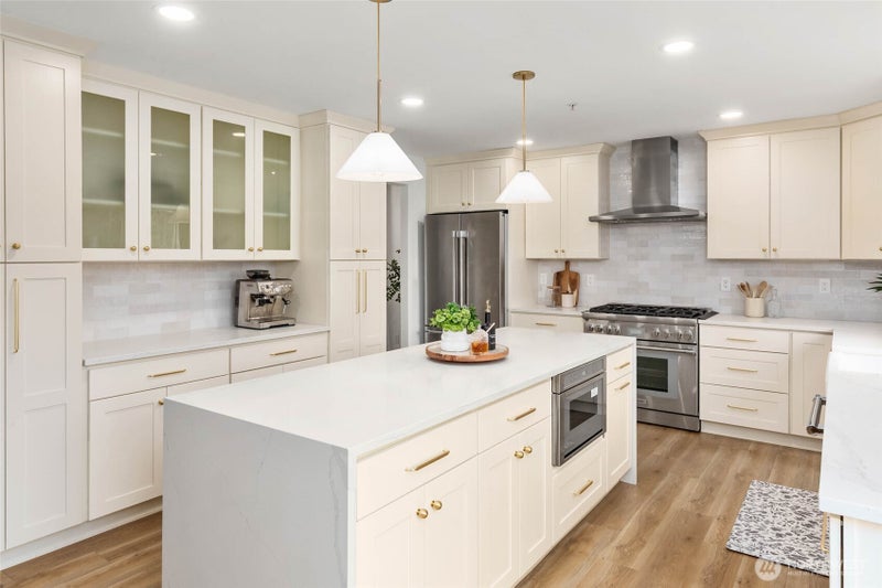 5231 NE 11th Court