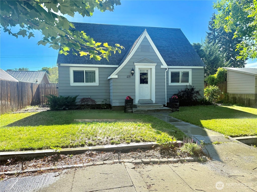 Photo of 411 Ash Street S, Omak, WA 98841 (MLS # 2540899)