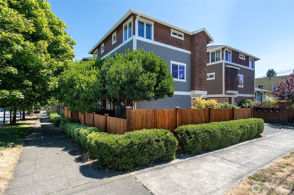Photo of 4526 Dayton Avenue N, Seattle, WA 98103 (MLS # 2415505)