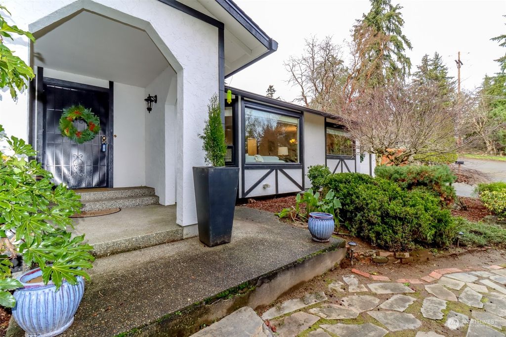 Photo of 21613 35th Avenue S, SeaTac, WA 98198 (MLS # 2319528)